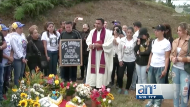 crecen los homenajes postumos a oscar perez y sus companeros de lucha