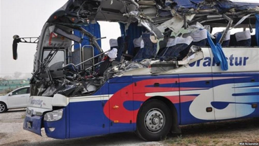 aparatoso accidente en sancti spiritus deja dos muertos y 28 heridos
