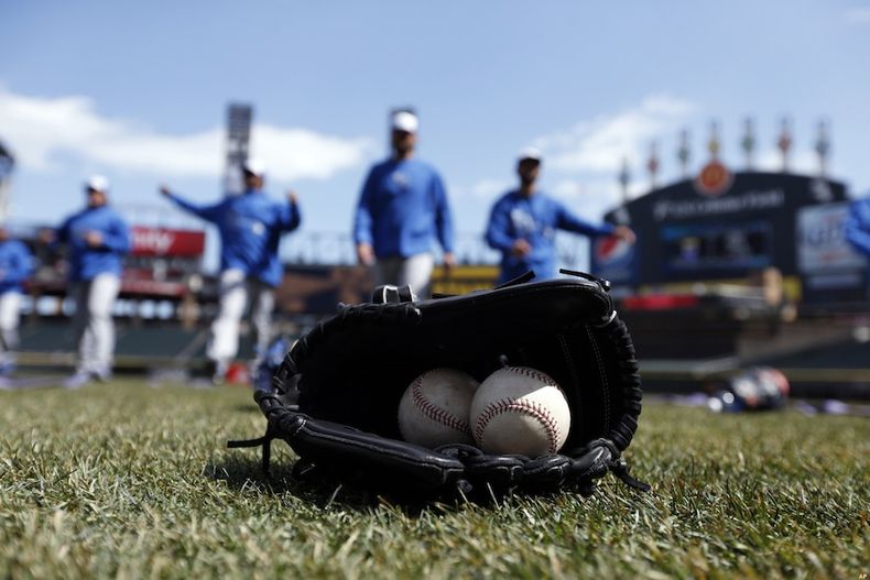 Los cubanos están de moda en el béisbol de Grandes Ligas. Y no es por un regalo.