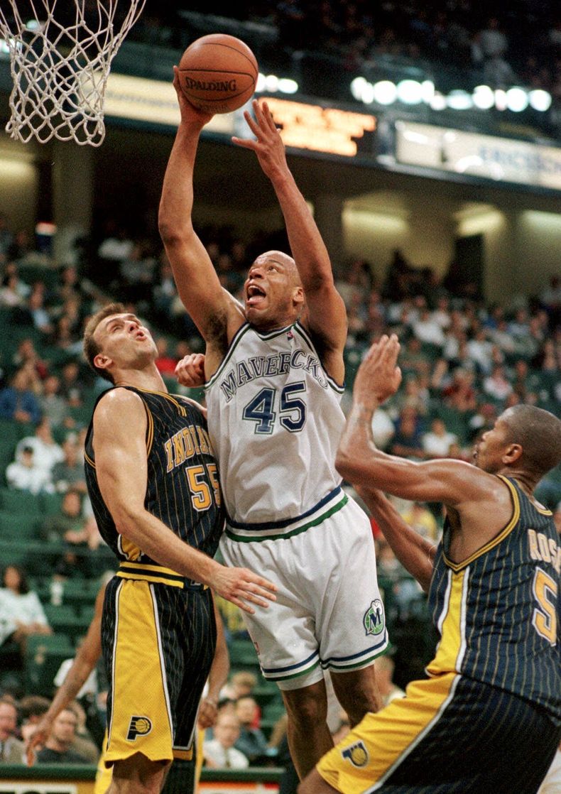 Muere Sean Rooks, ex centro de la NBA y asistente de 76ers