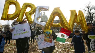 Vistazo a la fecha límite de Trump para el programa DACA