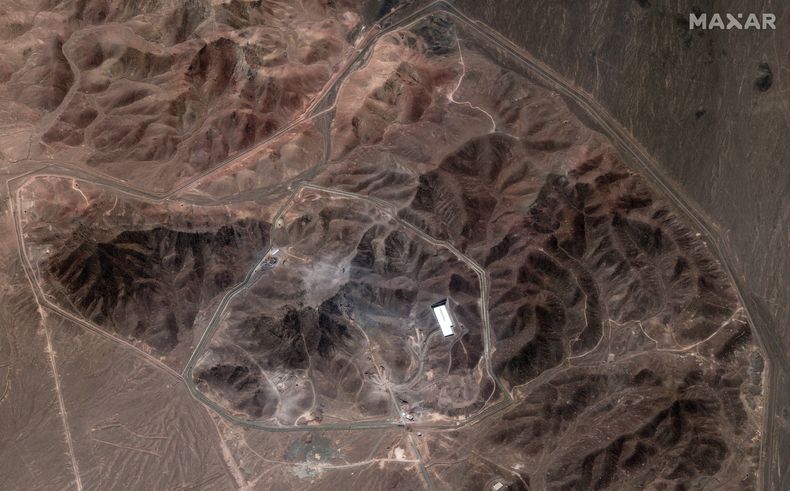 En esta imagen de satélite, proporcionada por Maxar Technologies, se muestra una vista general de la instalación de enriquecimiento de uranio de Fordo, en Irán, el 29 de junio de 2025. (Maxar Technologies vía AP)