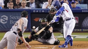 Dodgers superan a Rodón y Gigantes 3-1 en 1er duelo de serie