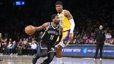 Con 26 puntos de Irving, Nets supera 121-104 a Lakers