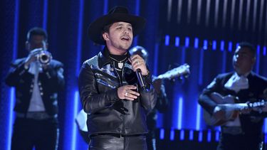 nodal recibira premio evolucion extraordinaria en latin amas