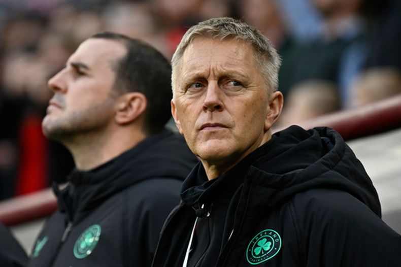 ARCHIVO - El técnico de Irlanda Heimir Hallgrimsson previo al partido contra Hungría por las eliminatorias del Mundial, el 16 de noviembre de 2026, en Budapest. (AP Foto/Denes Erdos)