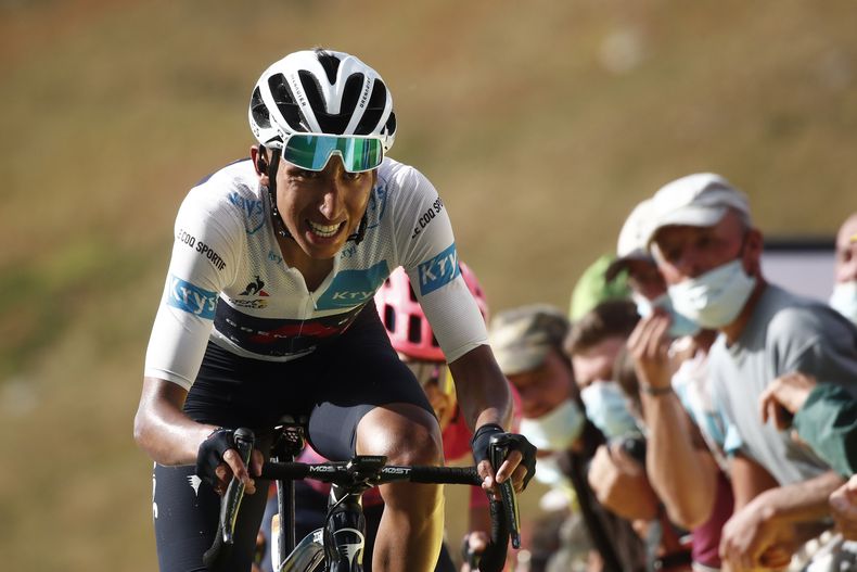 ARCHIVO - Egan Bernal completa la 13ra etapa del Tour de Francia, el viernes 11 de septiembre de 2020. (Benoit Tessier/Pool Foto vía AP)