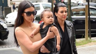 americateve | North, la niña que tuvo con el rapero Kanye West, recibe todos los meses su cuota de masajes con aceites orgánicos, manicuras y pedicuras. Tiene hasta peluquera personal