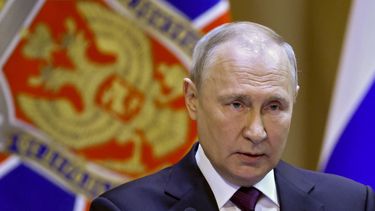 Putin firma ley que suspende pacto nuclear con EEUU
