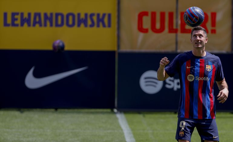“Mi edad no importa”, afirma Lewandowski a hinchas del Barca