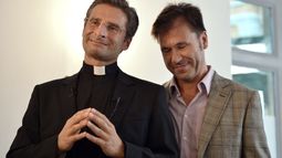 un teologo del vaticano confiesa que es homosexual horas antes de la apertura del sinodo sobre la familia