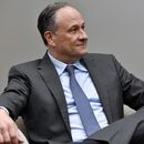 Esposo de vicepresidenta Harris arroja positivo a COVID-19
