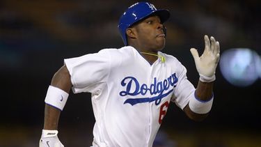 americateve | Los Dodgers están "muy decepcionados" con la conducta del jardinero Yasiel Puig por su conducta tras ser arrestado por manejar a exceso de velocidad.