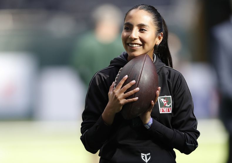 DEP-NFL MEXICO-FLORES