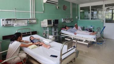 Radioterapia en Cuba: denuncian cobros informales de hasta 70 mil pesos (3 mil $) por tratamiento oncológico