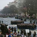 Trump dice que cancela desfile militar debido al costo