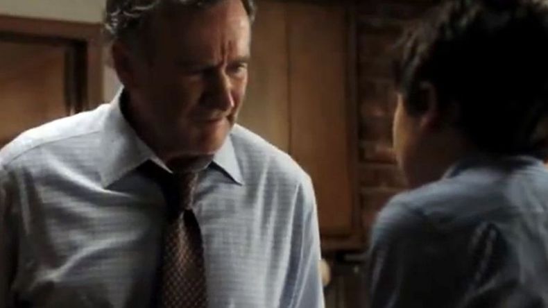 Una de las últimas interpretaciones del actor fue en el filme A Merry Friggin' Christmas que ya tiene su primer trailer oficial. Se estrena en noviembre