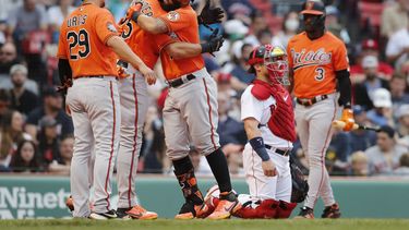 Medias Rojas vencen a Orioles 5-3 en 1er juego