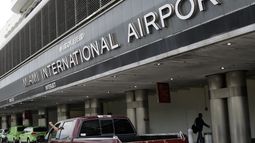 El Aeropuerto Internacional de Miami el 12 de mayo del 2020. (AP foto/Wilfredo Lee)