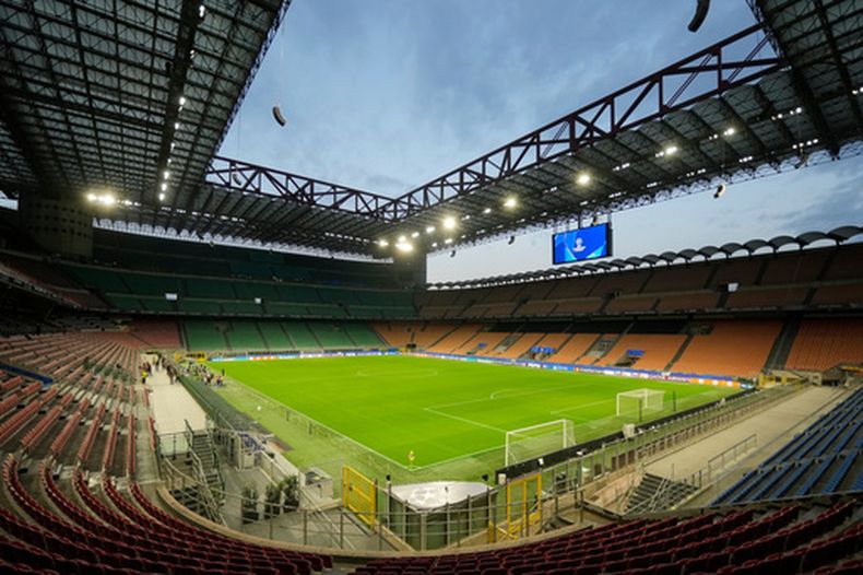 ARCHIVO - Vista del estadio San Siro en Milán, el 30 de septiembre de 2024. (AP Foto/Luca Bruno)