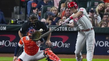 Filis abren Serie Mundial con triunfo ante Astros en la 10ma