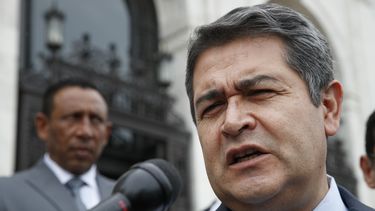 Presidente de Honduras teme recibir hasta 70.000 migrantes
