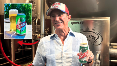 golpe al regimen: la historica cerveza cubana crystal renace en miami