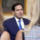 El secretario de Estado Marco Rubio llega antes de la firma de un acuerdo trilateral con el presidente de Azerbaiyán, Ilham Aliyev, y el primer ministro armenio Nikol Pashinyan en el Comedor de Estado, el viernes 8 de agosto de 2025, en la Casa Blanca en Washington. (AP Foto/Mark Schiefelbein)