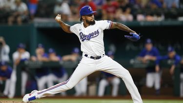 Rangers colocan a Santana en lista de COVID tras síntomas