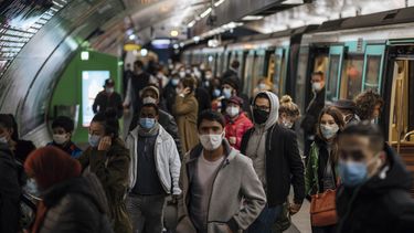 Experto: Francia ha perdido el control del virus