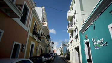 tension por regulacion de airbnb en san juan