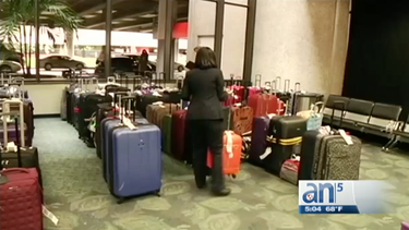 maletas abandonas y documentos perdidos en aeropuerto de fort lauderdale tras atentado