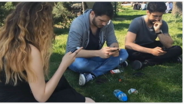 estudian relacion entre padres, hijos y telefono inteligentes