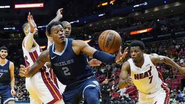 Brooks y Bane lideran a Grizzlies, que vencen 105-90 al Heat