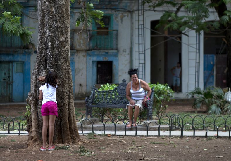 CAR-GEN_OBAMA-CUBA-3.jpg