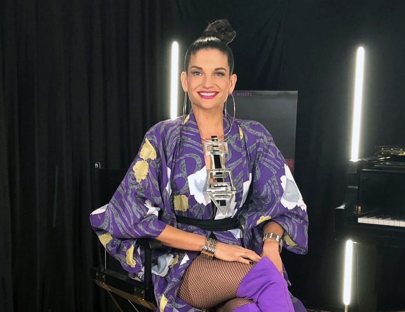 ARCHIVO - Natalia Jiménez posa durante una entrevista en las oficinas de Sony Music en Miami el 13 de marzo del 2019. Jiménez celebra 20 años de trayectoria con el álbum Antología: 20 años lanzado el 27 de octubre de 2020. (Foto AP/Gisela Salomón, archivo)