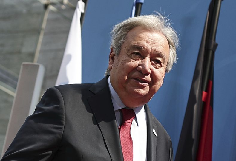 El secretario general de Naciones Unidas, António Guterres, llega a la Cumbre Ministerial sobre Misiones de Paz de 2025 en Berlín, el martes 13 de mayo de 2025. (Hannes P Albert/dpa via AP)