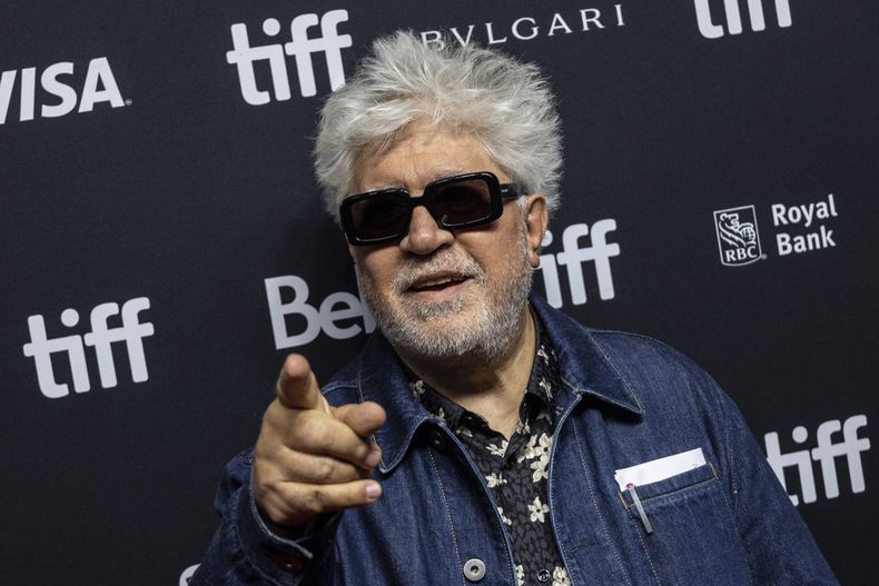 El director Pedro Almodóvar en el Royal Alexandra Theatre en el Festival Internacional de Cine de Toronto el 9 de septiembre de 2023, en Toronto. El cineasta galardonado con el Oscar publicará The Last Dream, la versión en inglés de su libro “El último sueño”, el 24 de septiembre de 2024. (Foto Joel C Ryan/Invision/AP, archivo)