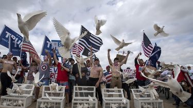 rina en mitin pro trump en california