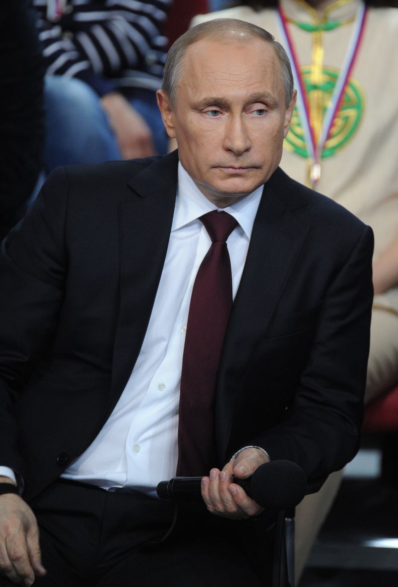 El presidente ruso Vladimir Putin participa en una reuni&oacute;n del Frente del Pueblo en San Petersburgo, Rusia, el jueves 24 de abril de 2014. (Foto de AP/RIA Novosti Kremlin, Mikhail Klimentyev, Servicio Presidencial de Prensa)