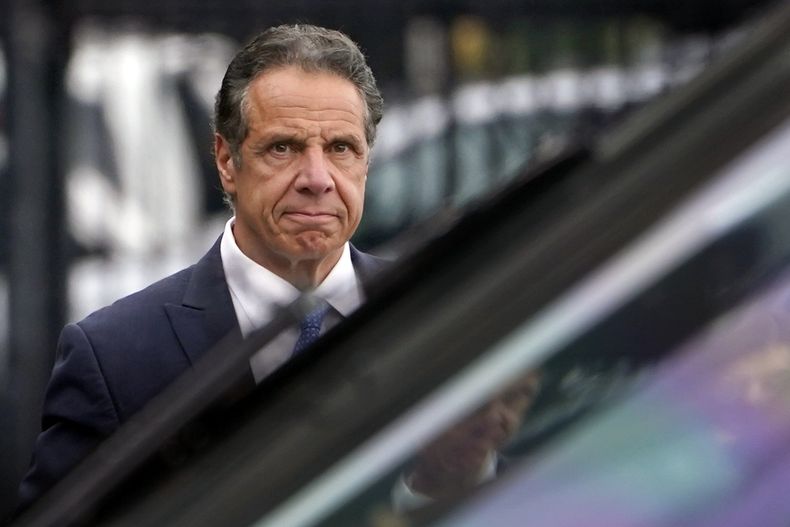 AMN-GEN NY-CUOMO-LIBRO