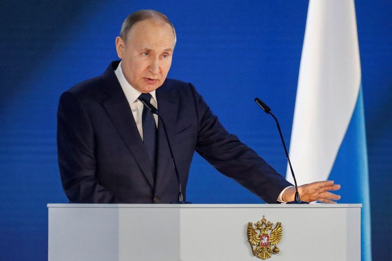Vladimir Putin durante el discurso sobre el estado de la nación. EFE/EPA/MAXIM SHIPENKOV