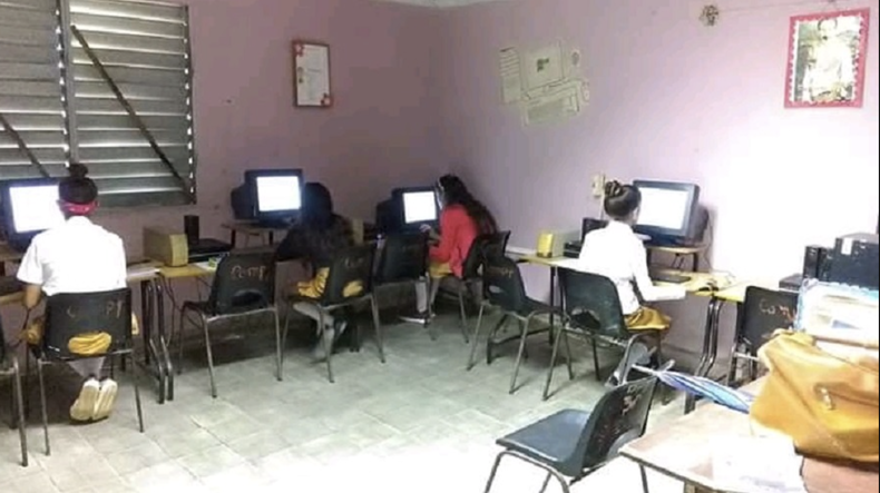 escuelas cuba.png
