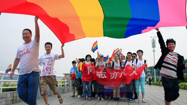 americateve | Beijing (CNN)  En este estrecho callejón de Beijing, la bandera del arco iris ondea con libertad.