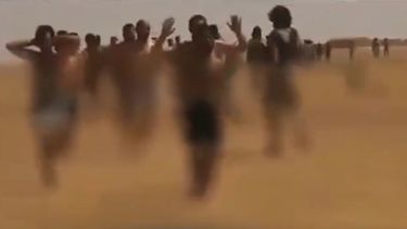 americateve | En el mismo se refleja una masacre perpetrada en el norte de Siria durante una exitosa ofensiva en la que tomaron pueblos Kurdos.
