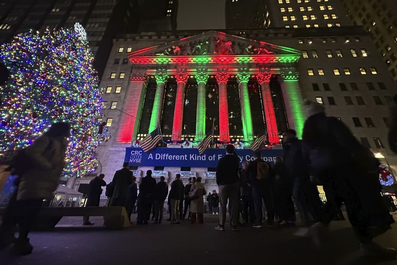 La sede de la Bolsa de Valores de Nueva York el 10 de diciembre del 2024. (AP foto/Peter Morgan)