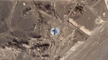 Esta fotografía satelital de Planet Labs PBC muestra una plataforma de lanzamiento con marcas de quemaduras, en el puerto espacial Imán Jomeini, en la provincia iraní de Semnan, el miércoles 24 de septiembre de 2025. (Planet Labs PBC vía AP)