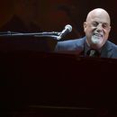ARCHIVO - El músico Billy Joel durante su 100ma presentación en el Madison Square Garden, en Nueva York, el miércoles 18 de julio de 2018. (Foto de Evan Agostini/Invision/AP, Archivo)