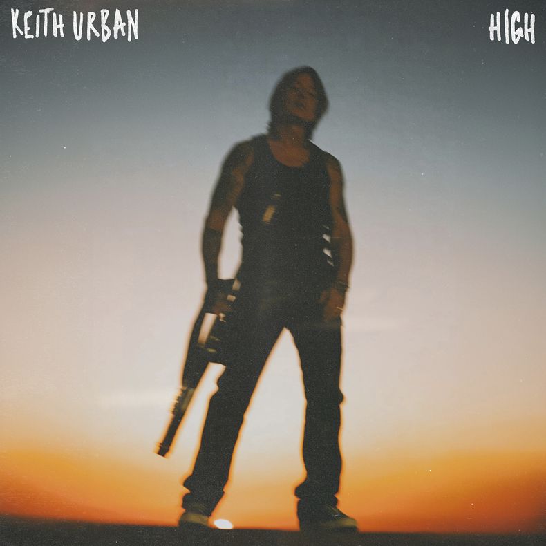 En esta imagen proporcionada por A Hit Red Records/Capitol Records Nashville muestra High de Keith Urban. (A Hit Red Records/Capitol Records Nashville via AP)