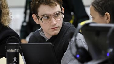 se reanuda juicio de cruz por matanza en escuela en florida